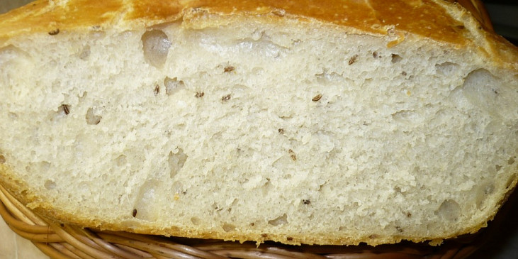 Chléb pouze z hladké pšeničné mouky .