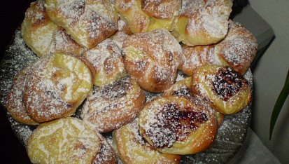 Kynuté buchty - jako šátečky, kynuté koláče+šátečky