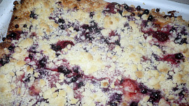 Kynutý koláč s rybízem