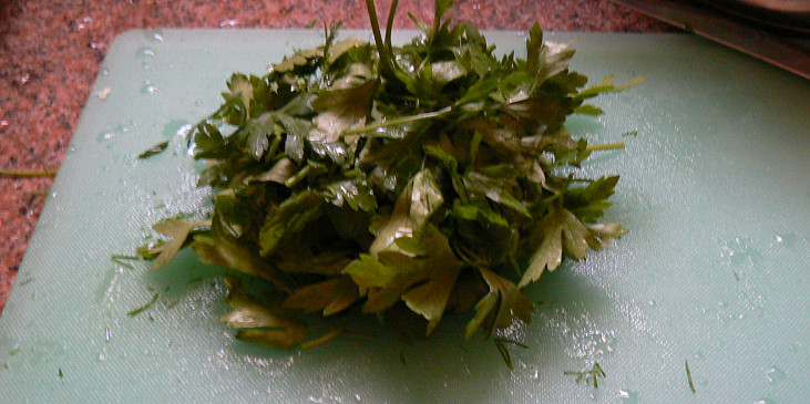 Mahshi v baklažáne (egyptský recept) (hrsť koriandra)