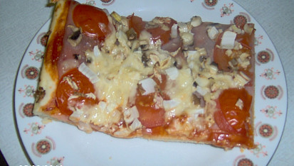 Pizza na celý plech, dnešní večeře