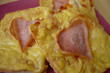 valentýnská pizza