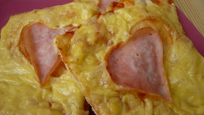 Pizza na celý plech, valentýnská pizza