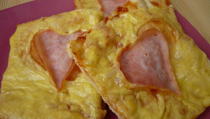 Pizza na celý plech, valentýnská pizza