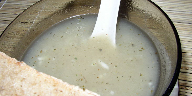 Polévka po vaření chlupatých knedlíků - (Psí vejkrop)
