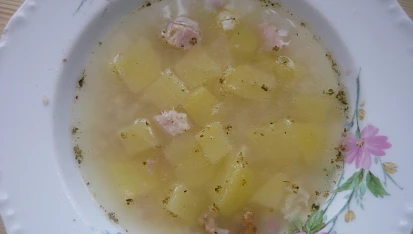 Polévka z uzeného masa