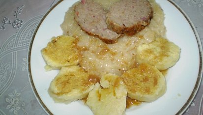 Sekaná na zelenině po myslivecku, Se zelím a bramborovým knedlíkem