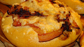 Slaninové vdolečky s cibulí a sýrem (Detail)