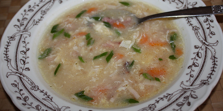 Slaninovo-krupicová polévka (Slaninovo-krupicová polévka)