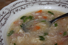 Slaninovo-krupicová polévka