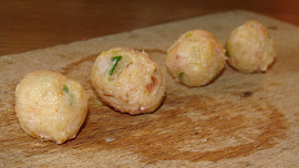 Šunkové knedlíčky  jednoduché - zavářka do polévky