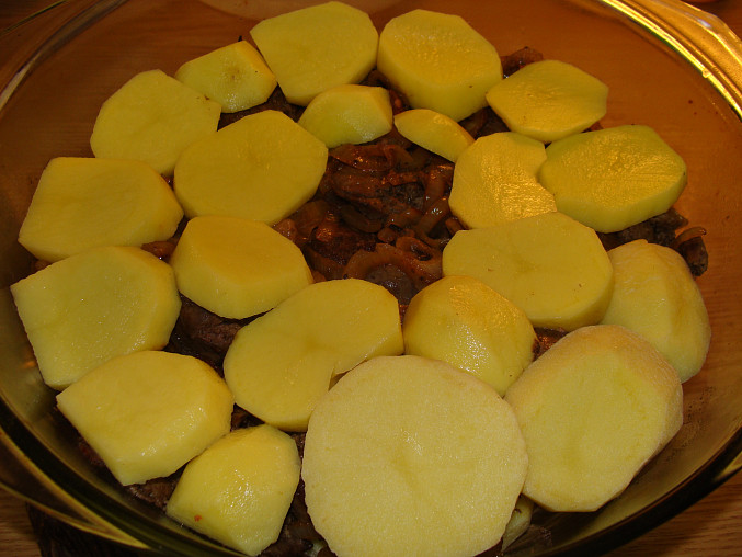 Vepřová játra zapečená s bramborem, Vrstvení