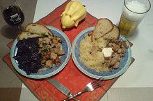 ... hostina začíná (s duš.červ.zelím,nebo domácím kys.zelím)