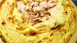Zapečená bramborová kaše s uzeným kuřecím masem