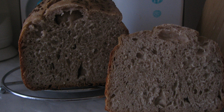 Žitno-pšeničný chléb II. (v řezu)