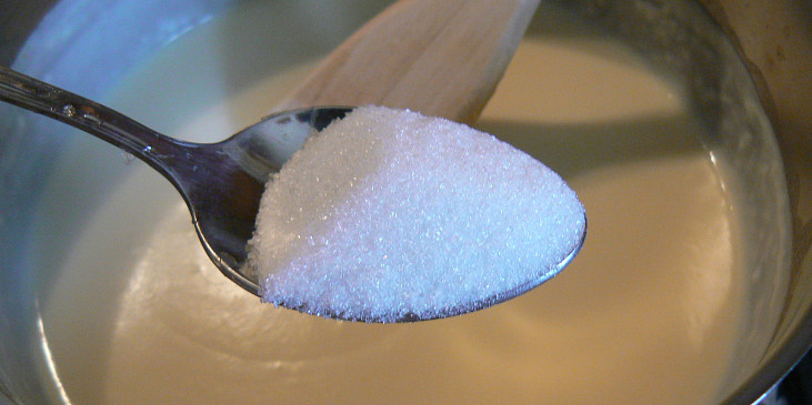 Bešamelové dolky (pridáme soľ a cukor)