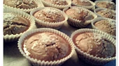 Celozrnné muffiny s medovou polevou
