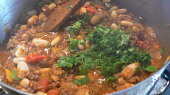 Chilli con carne arabico (pridáme hrsť nadrobno nakrájanej petržlenovej vňate)