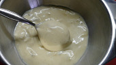 Domácí tatarská omáčka (Majonéza,mléko,víno,citr.šťáva,cibule, steril.okurky,plnotuč.hořčice,sůl,pepř,worcestr,cukr )