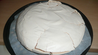 Dort Pavlova, po upeceni 