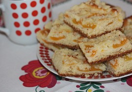 Koláč kynutý litý s ovocem