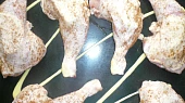 Kuřecí čtvrtky s omáčkou Sambal Manis a zeleninkou