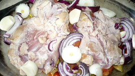 Kuřecí maso s celozrnými placičkami