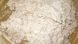 Kuřecí maso s celozrnými placičkami