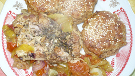 Kuřecí maso s celozrnými placičkami