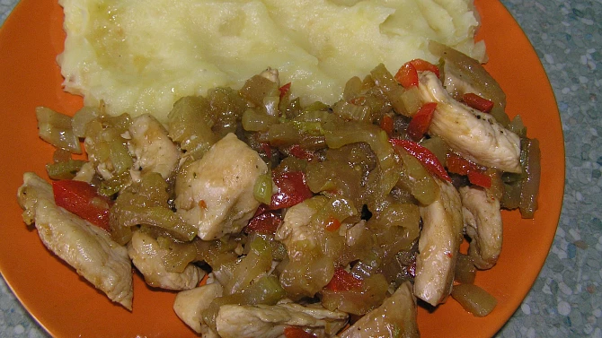 Kuřecí s řapíkatým celerem