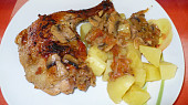 Kuřecí stehna s rajčaty a žampiony