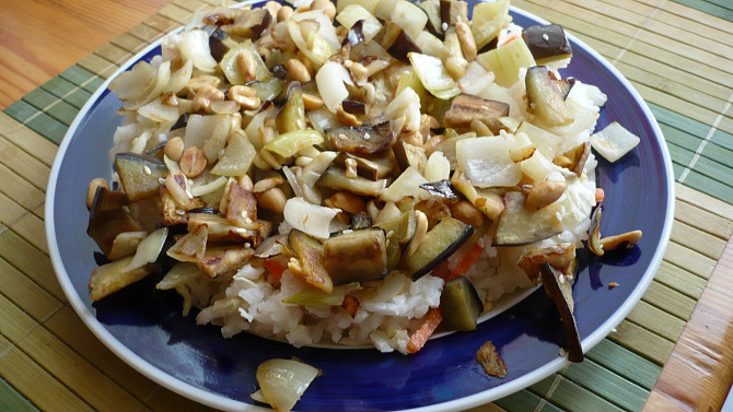 Lilek s arašídy a sezamem, Hotové jídlo 2