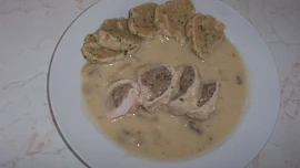 Kuřecí zavitky neboli maso v mase se žampionovou omáčkou