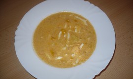 Papriková polévka s vejcem