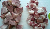 Pečené maso s bavorským knedlíkem a bavorským zelím