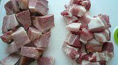 Pečené maso s bavorským knedlíkem a bavorským zelím