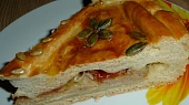 Pivní sádlové pečivo, Plněný slaný dort dělaný z tohoto těsta, recept je na www.toprecepty.sk