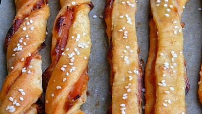 Pizza tyčinky z kynutého těsta