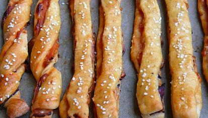 Pizza tyčinky z kynutého těsta