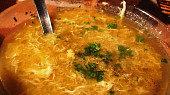 Slaninovo-krupicová polévka, bez mrkvičky :)