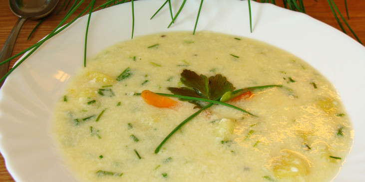 Šnytlíková (pažitková) polévka