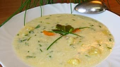 Šťovíková  nebo šnytlíková polévka s mlékem