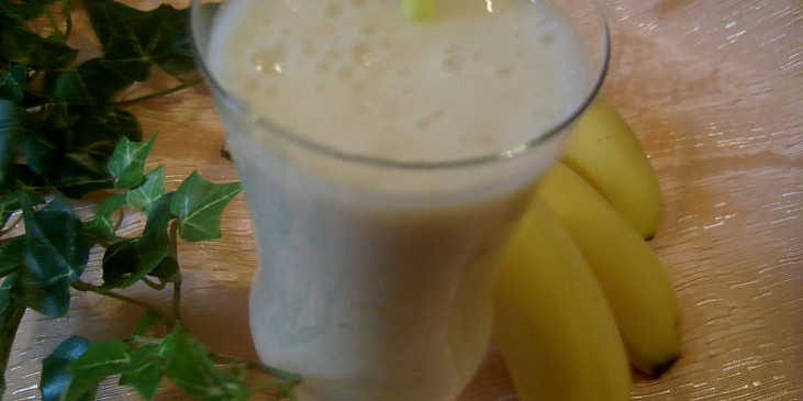 Banánový osvěžující koktejl
