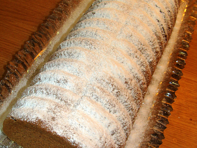 Bílkový chlebíček kakaový s tvarohovým krémem, Po upečení (pocukrováno)