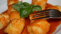 Bramborové gnocchi s rajskou omáčkou