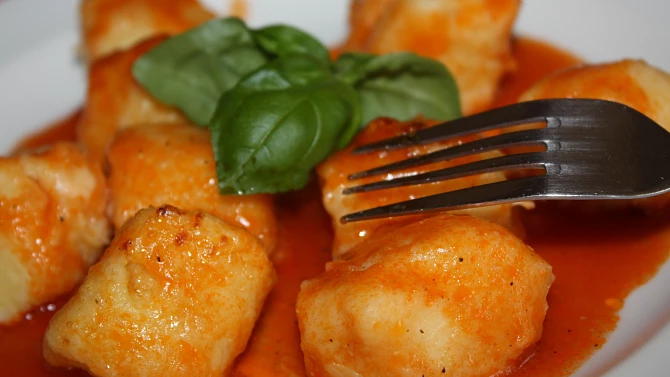Bramborové gnocchi s rajskou omáčkou, Bramborové gnocchi s rajskou omáčkou