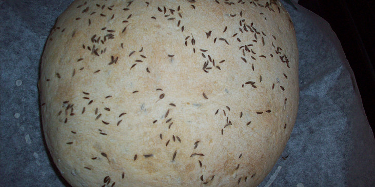 Domácí chléb (po 30 minutách pečení)