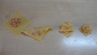 Domácí tortelliny plněné mletým masem a parmazánem