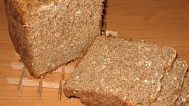Hrstkový (luštěninový) kváskový chléb
