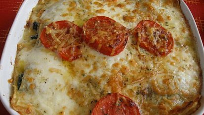 Italské lasagne s listovým špenátem, mozzarellou a parmazánem